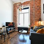 Korter Thomas' - Trendy, & Balcony