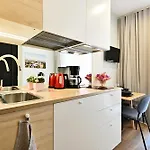 Thomas' - Trendy, & Balcony