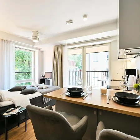 Thomas' - Trendy, & Balcony Апартаменты *