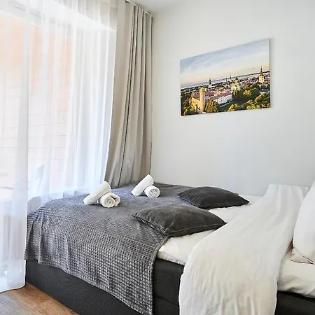 Thomas' - Trendy, & Balcony *