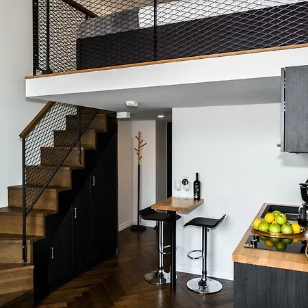 Apartment Thomas' - Trendy, & Balcony *