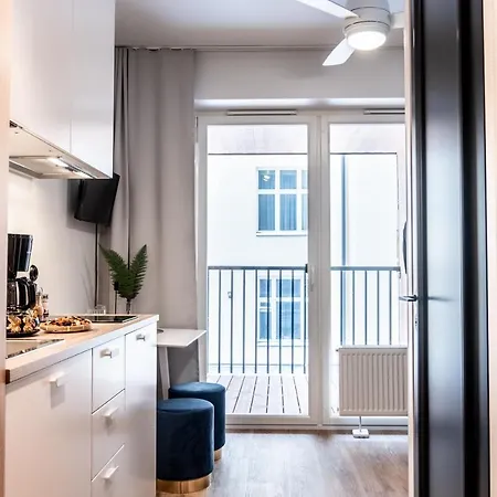 Korter Thomas' - Trendy, & Balcony